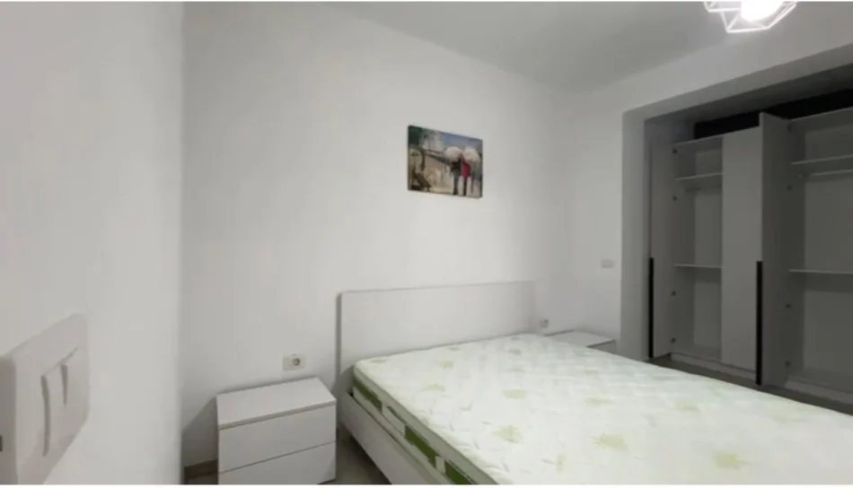 Tirane, jepet me qera apartament 1+1+Ballkon Kati 1, 60 m² 350 € (Bulevardi Migjeni)