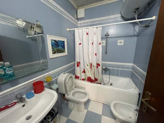 Tirane, jepet me qera apartament 2+1+BLK Kati 7, 1.100 Euro