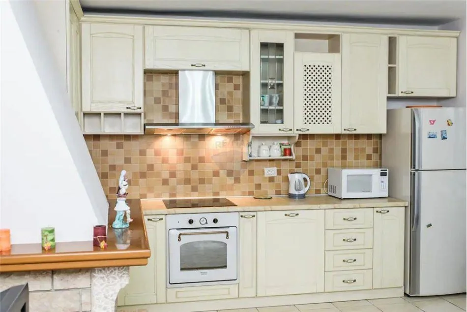 Tirane, jepet me qera apartament 1+1 , 62 m² 500 € (Rruga e Durresit)