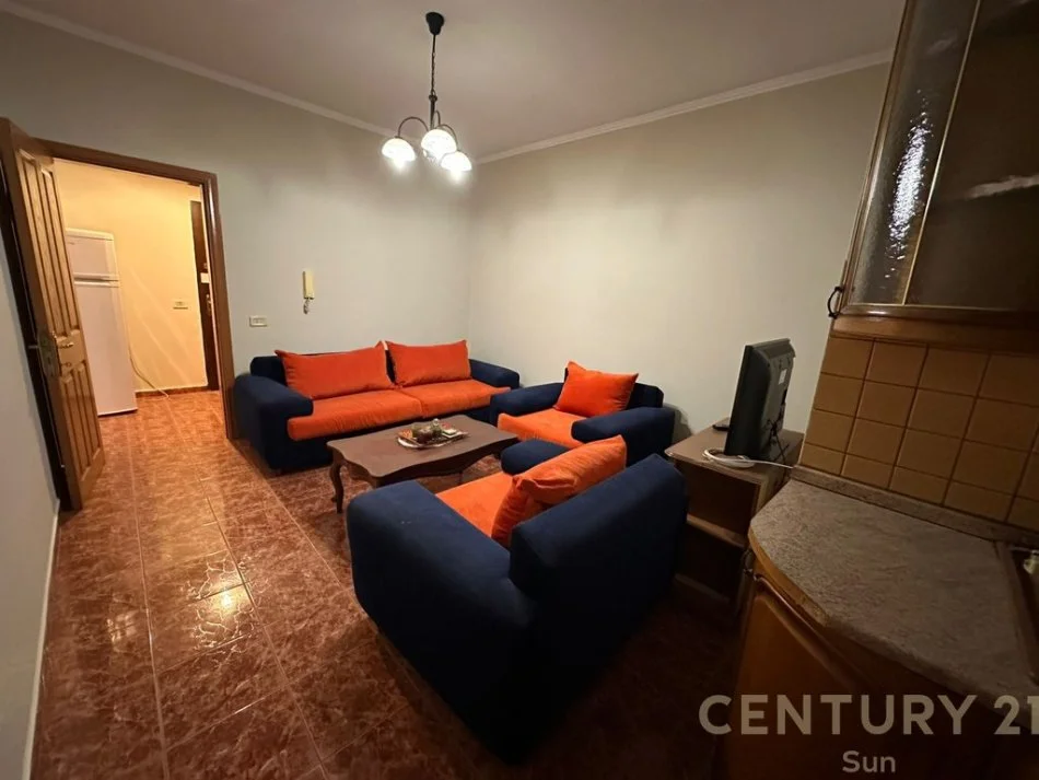 Tirane, jepet me qera apartament 1+1 Kati 6, 60 m² 450 € 