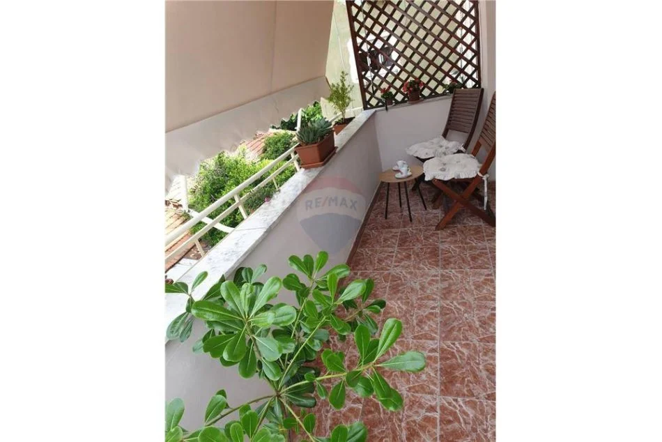 Tirane, jepet me qera apartament 1+1 , 62 m² 500 € (Rruga e Durresit)