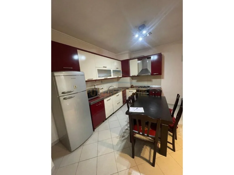 Tirane, shitet apartament 2+1+Ballkon Kati 6, 99 m² 125.000 € (Yzberisht)