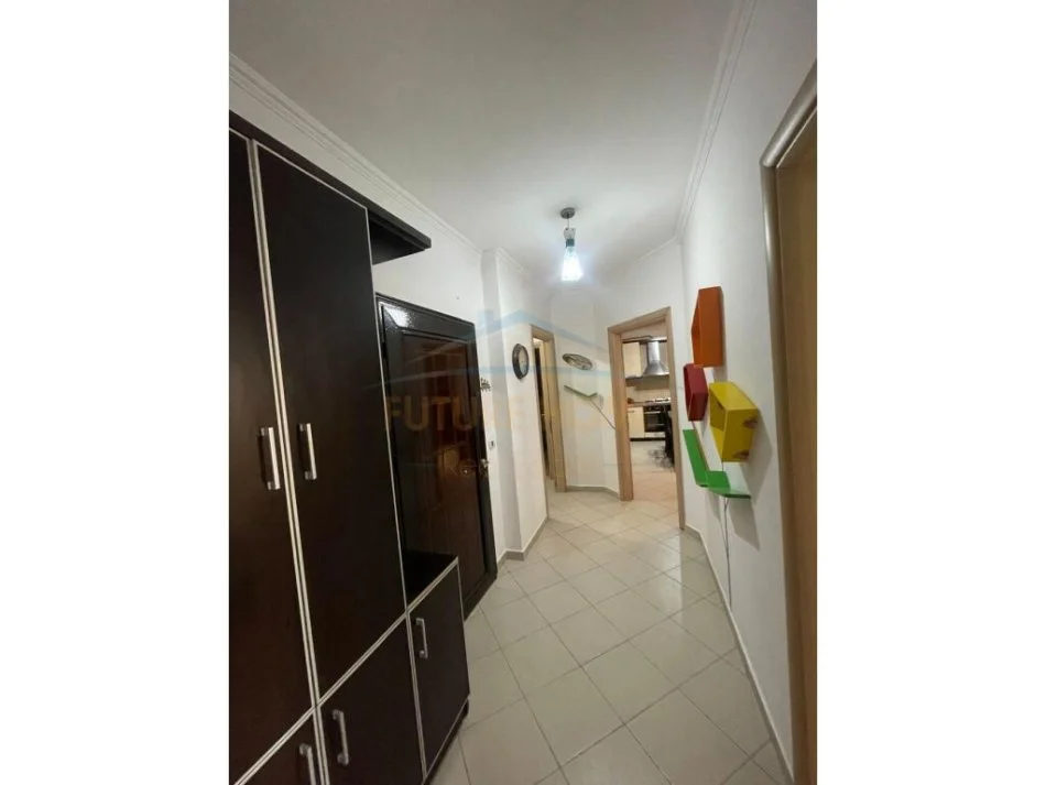 Tirane, shitet apartament 2+1+Ballkon Kati 6, 99 m² 125.000 € (Yzberisht)