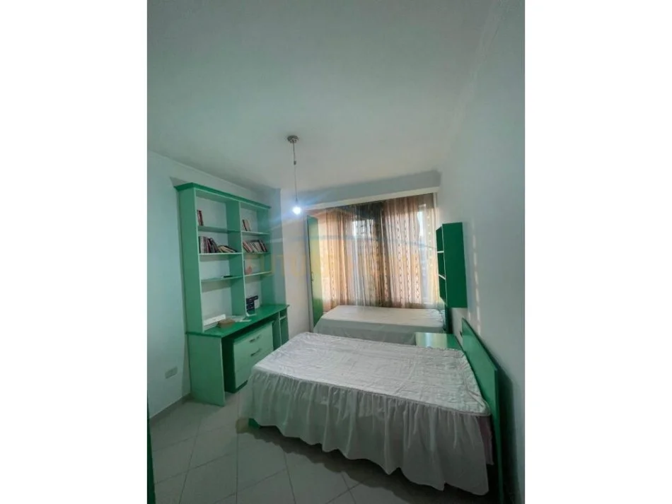 Tirane, shitet apartament 2+1+Ballkon Kati 6, 99 m² 125.000 € (Yzberisht)