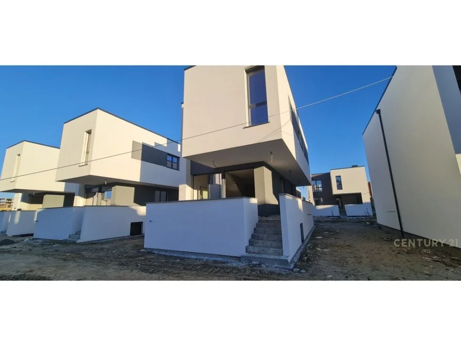 Durres, shitet Vile 3+1 Kati 1, 165 m² 385.000 € (Gjiri i Lalezit Durrës Albania)