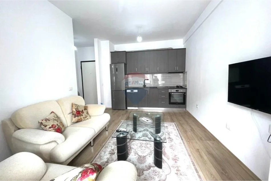 Tirane, jepet me qera apartament 1+1 Kati 6, 65 m² 400 € 
