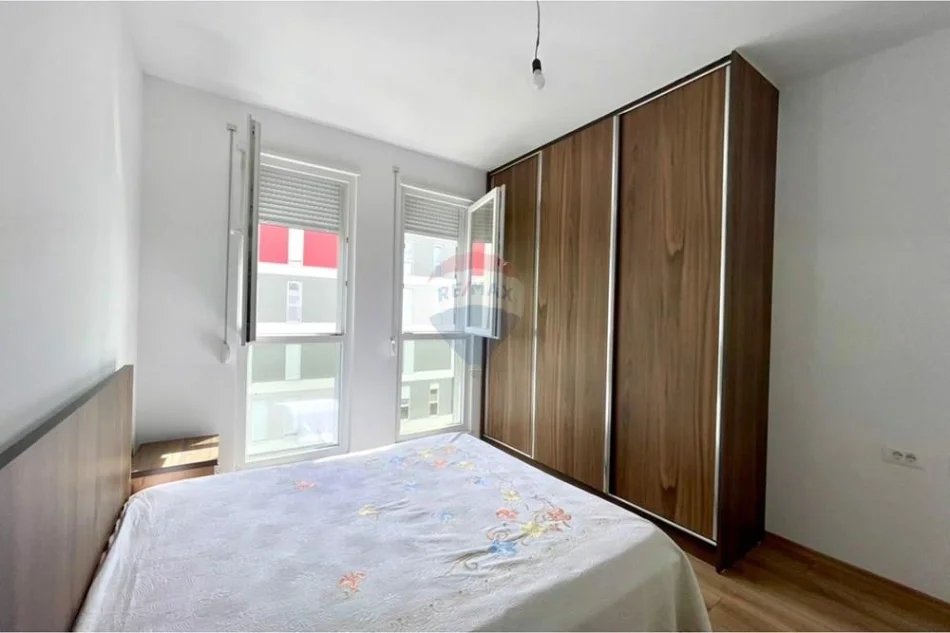 Tirane, jepet me qera apartament 1+1 Kati 6, 65 m² 400 € 