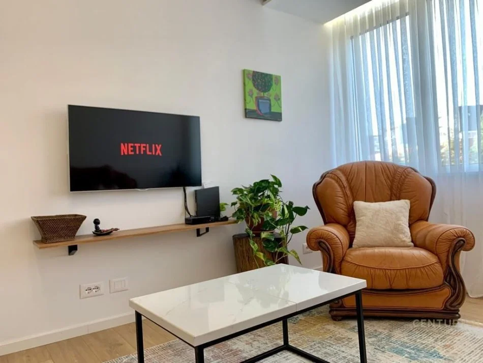 Tirane, jepet me qera apartament 2+1 Kati 3, 85 m² 750 € (Bulevardi Bajram Curri pas Kompleksit Delijorgji Tirana Albania)