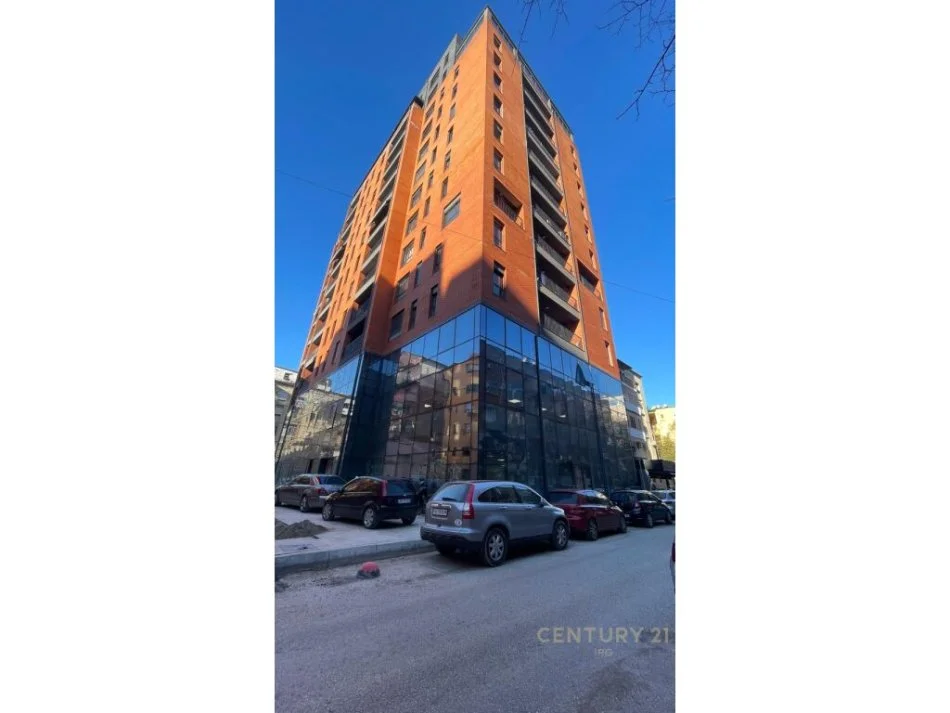Tirane, jepet me qera zyre Kati 3, 141 m² 2.200 € (Myslym Shyri)