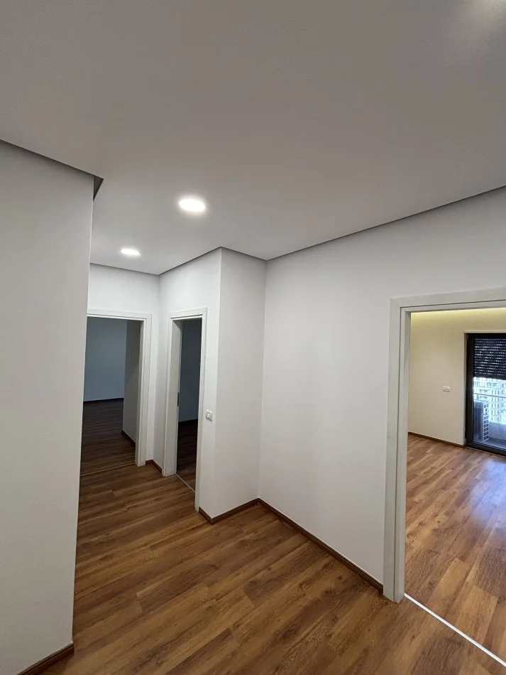 Tirane, jepet me qera zyre Kati 7, 146 m² 1.600 € (Zogu zi)