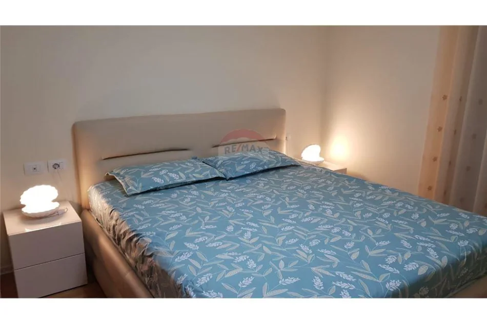 Tirane, jepet me qera apartament 2+1 , 108 m² 1.000 € 