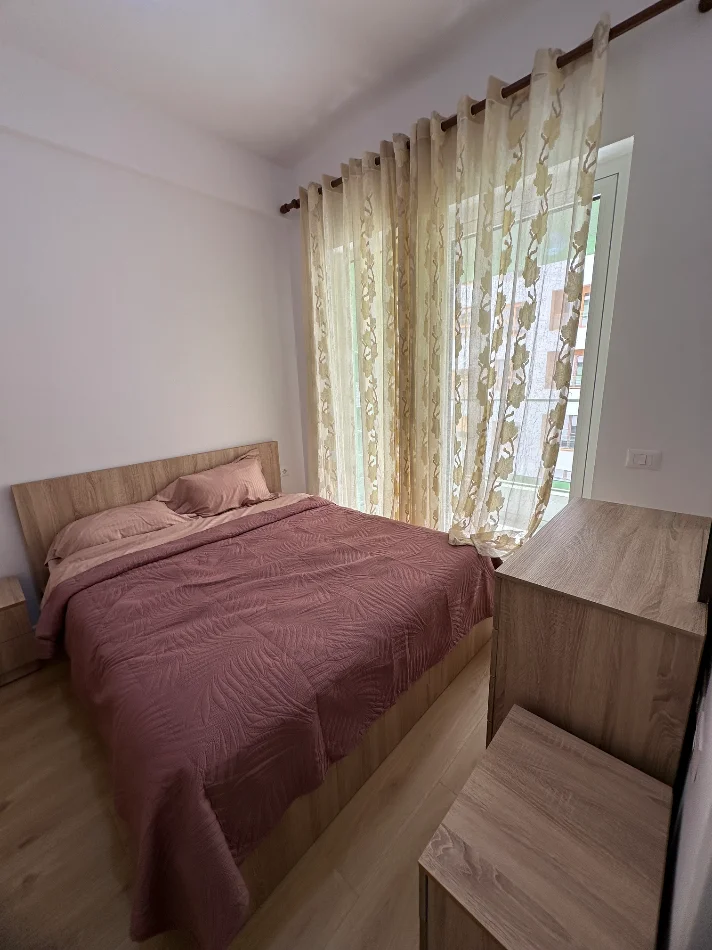 Tirane, jepet me qera apartament 1+1+Ballkon Kati 5, 52 m² 400 € (Pasho Hysa,Kompleksi Mangalem,40.000Leke)