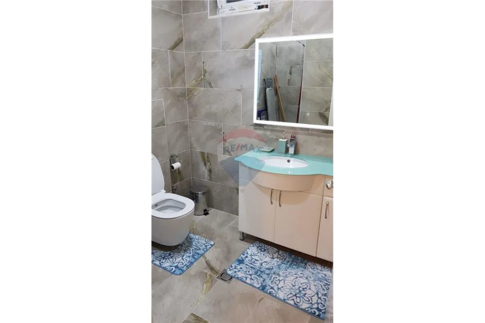 Tirane, jepet me qera apartament 2+1 , 108 m² 1.000 € 
