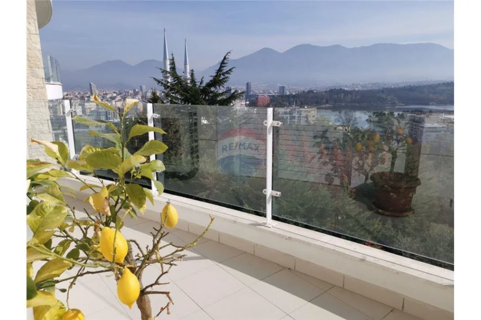 Tirane, jepet me qera apartament 2+1 , 108 m² 1.000 € 