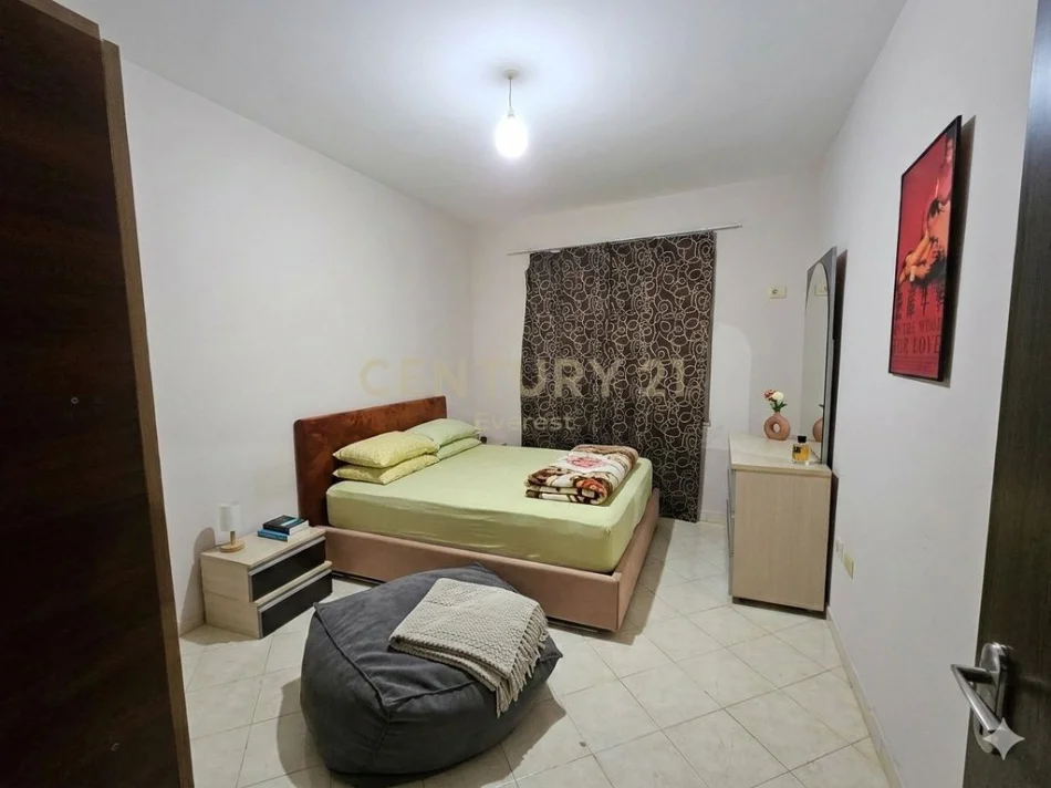 Tirane, shes apartament 2+1 Kati 4, 104 m² 140.000 € (Yzberisht)