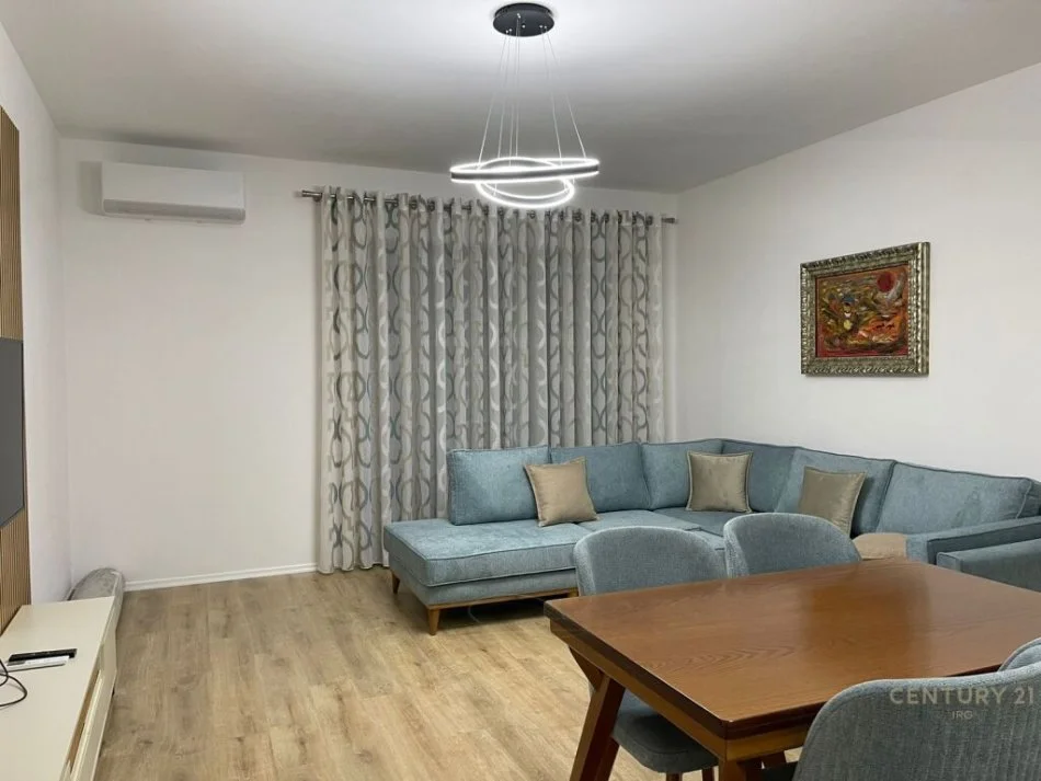 Tirane, jepet me qera apartament 2+1 Kati 3, 113 m² 800 € (Arlis, Farmacia 10)