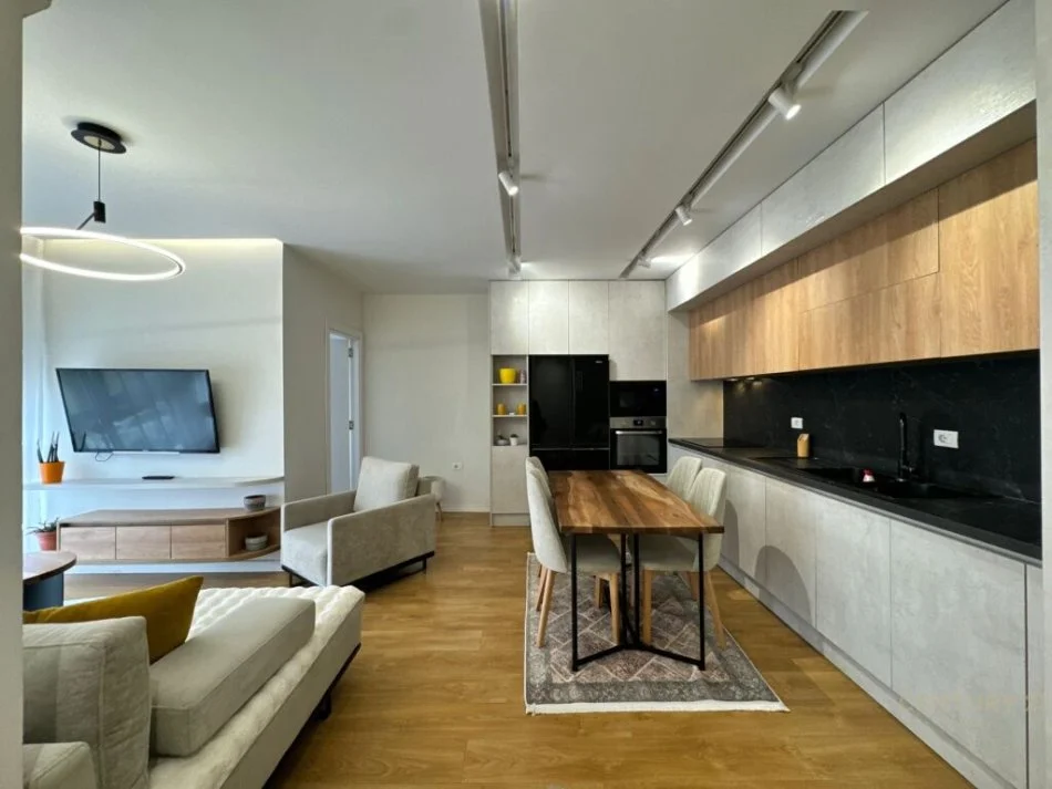 Tirane, jepet me qera apartament 2+1 Kati 2, 100 m² 700 € (Rruga Hamdi Pepa)