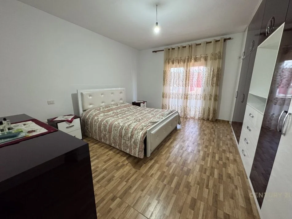 Tirane, jepet me qera apartament 2+1 Kati 3, 85 m² 450 € (Rruga Fabrika e Qelqit)