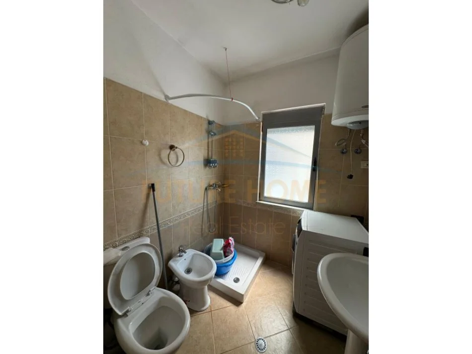 Tirane, shitet apartament 2+1+Ballkon Kati 2, 103 m² 118.000 € (Fresk)