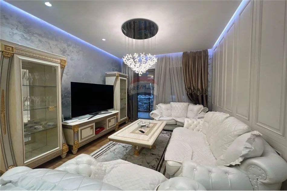 Tirane, jepet me qera apartament 3+1 , 125 m² 1.600 € 