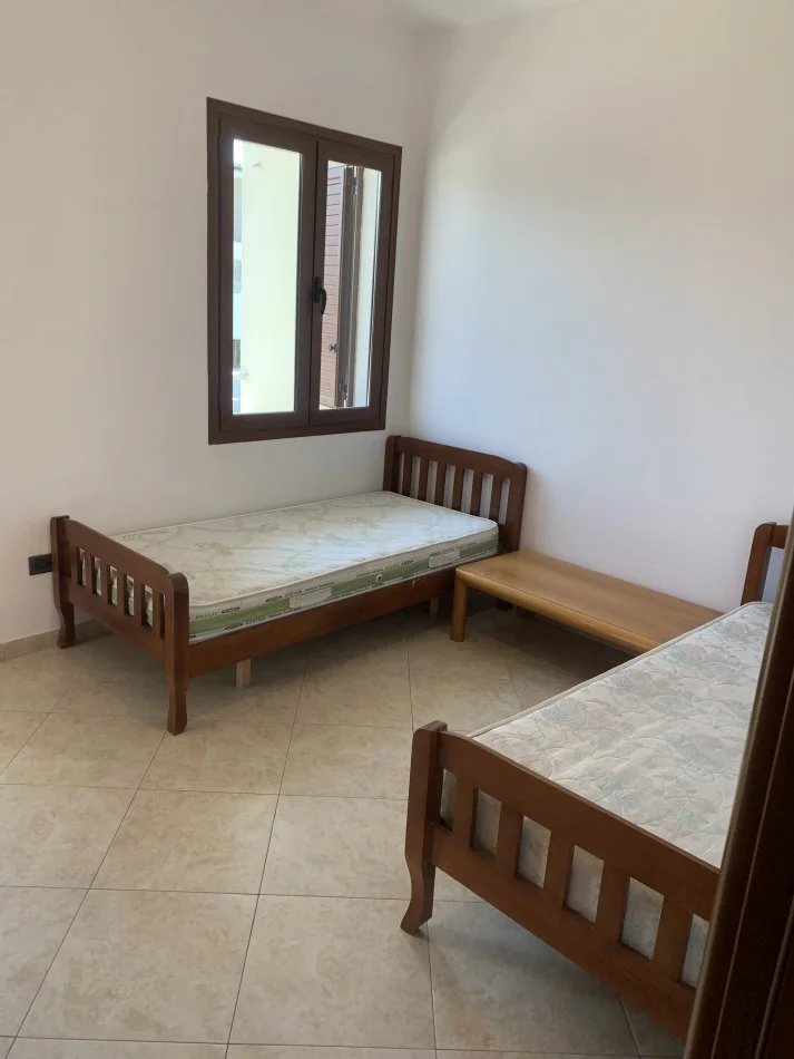 Tirane, jepet me qera shtepi 3+1+Aneks+Ballkon Kati 3, 120 m² 350 € (Laprake)