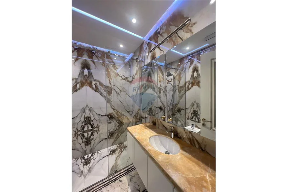 Tirane, jepet me qera apartament 3+1 , 125 m² 1.600 € 