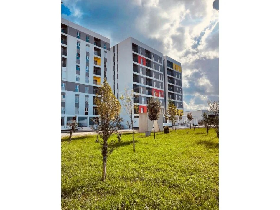 Tirane, shitet apartament 1+1+Ballkon Kati 3, 63 m² 66.000 € (Univers City)