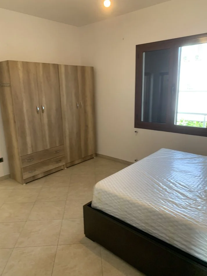 Tirane, jepet me qera shtepi 1+1 Kati 1, 60 m² 250 € (Laprake)