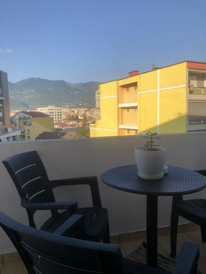 Tirane, jap me qera apartament 1+1+Ballkon Kati 6, 680 € 