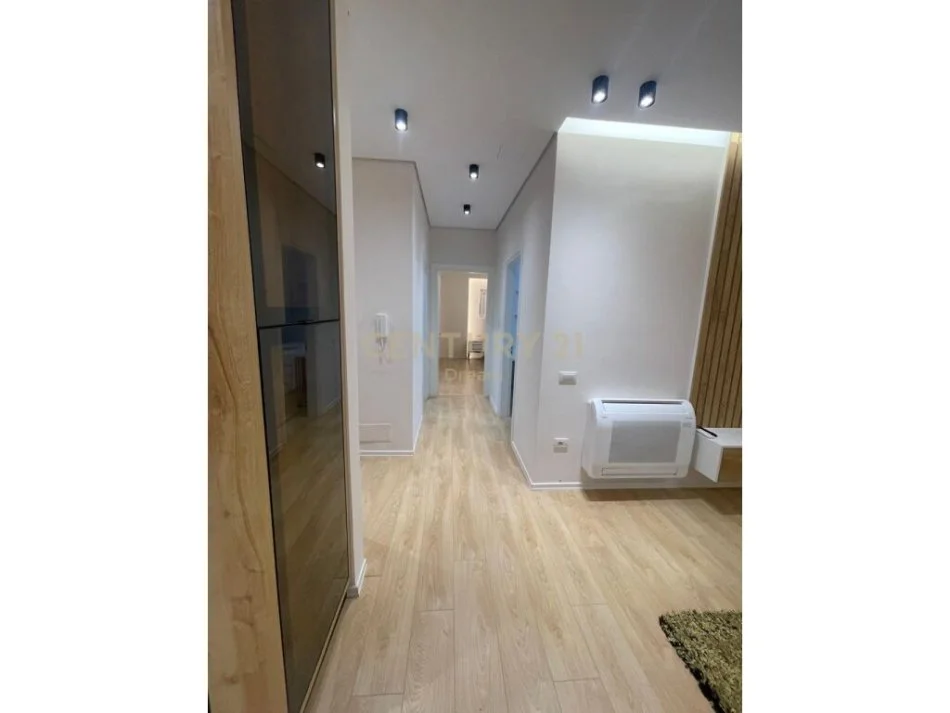 Tirane, jepet me qera 2+1 Kati 4, 89 m² 1.100 € (LIQENI I THATE)