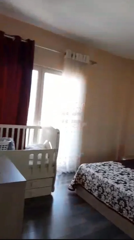 Tirane, jepet me qera shtepi 2+1+Aneks+Ballkon Kati 3, 120 m² 400 € (Sauk)