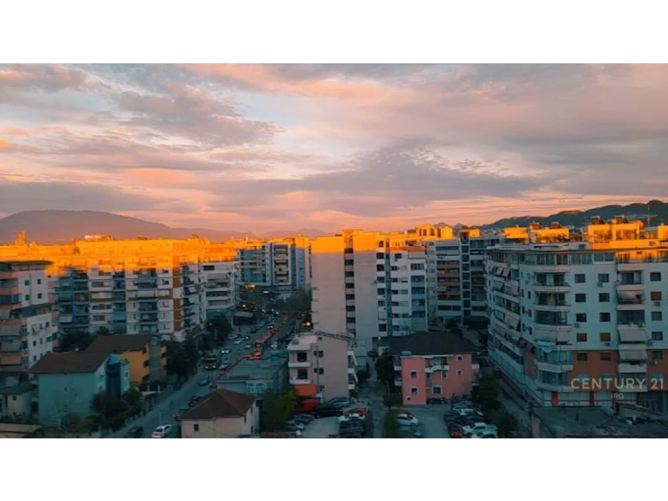 Tirane, shitet apartament 3+1 Kati 8, 136 m² 160.000 € (Astir)