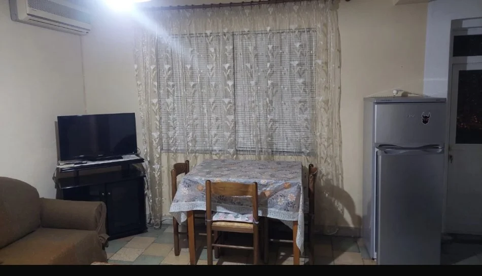 Tirane, jepet me qera apartament 2+1 Kati 4, 70 m² 380 € (Ferit Xhajko)