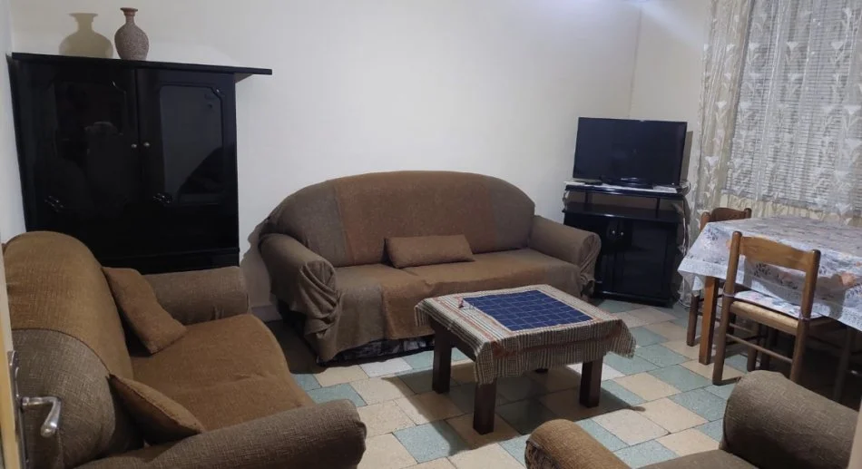 Tirane, jepet me qera apartament 2+1 Kati 4, 70 m² 380 € (Ferit Xhajko)