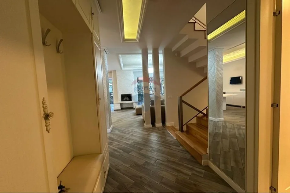 Tirane, jepet me qera Vile 3 Katshe , 197 m² 3.000 € 