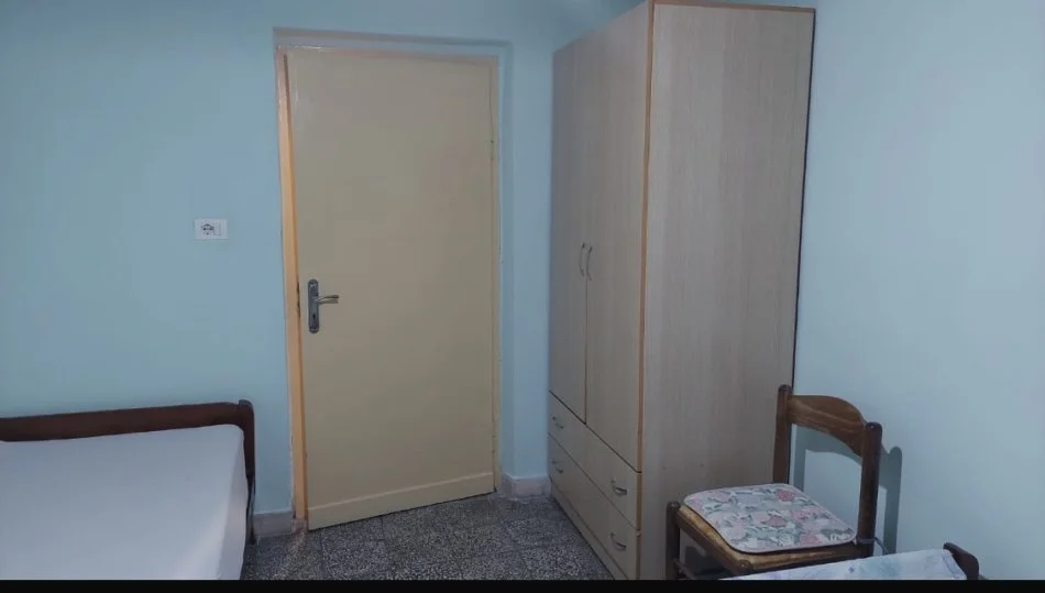 Tirane, jepet me qera apartament 2+1 Kati 4, 70 m² 380 € (Ferit Xhajko)