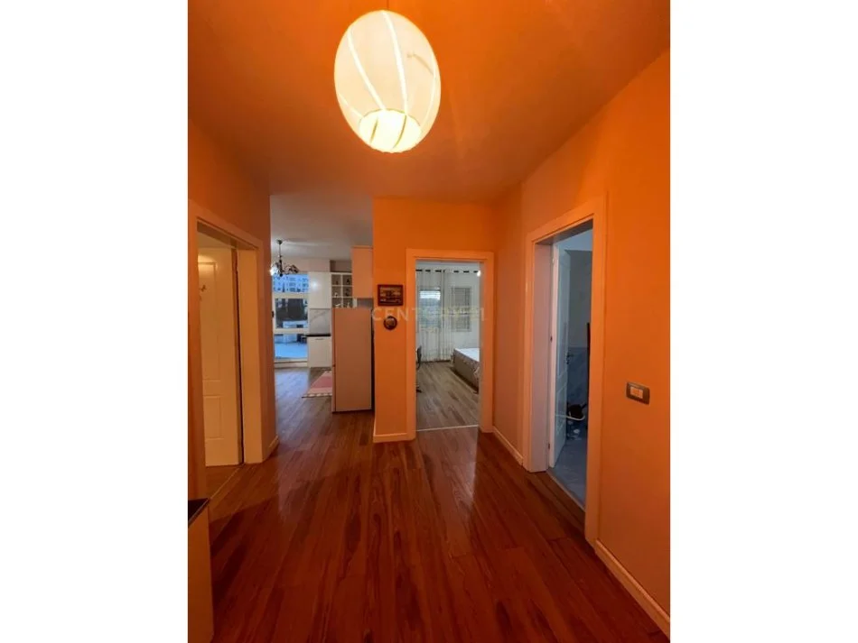 Durres, jepet me qera apartament 2+1 Kati 5, 100 m² 450 € 