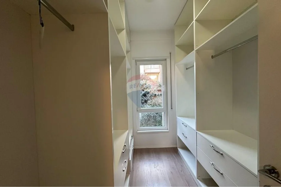 Tirane, jepet me qera Vile 3 Katshe , 197 m² 3.000 € 