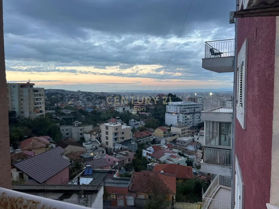 Durres, jepet me qera apartament 2+1 Kati 5, 100 m² 450 € 