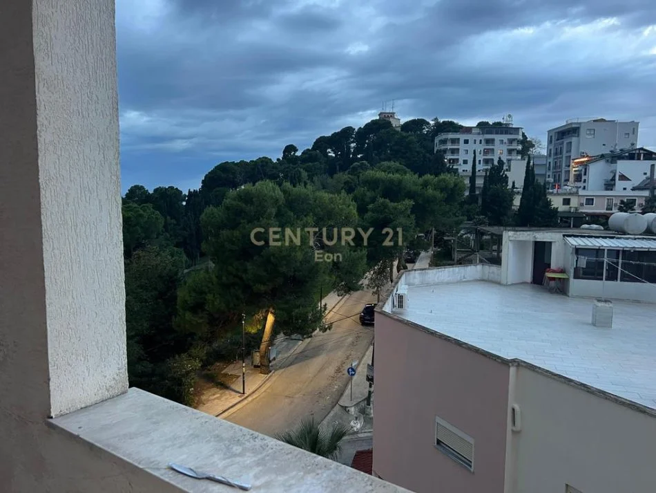 Durres, jepet me qera apartament 2+1 Kati 5, 100 m² 450 € 