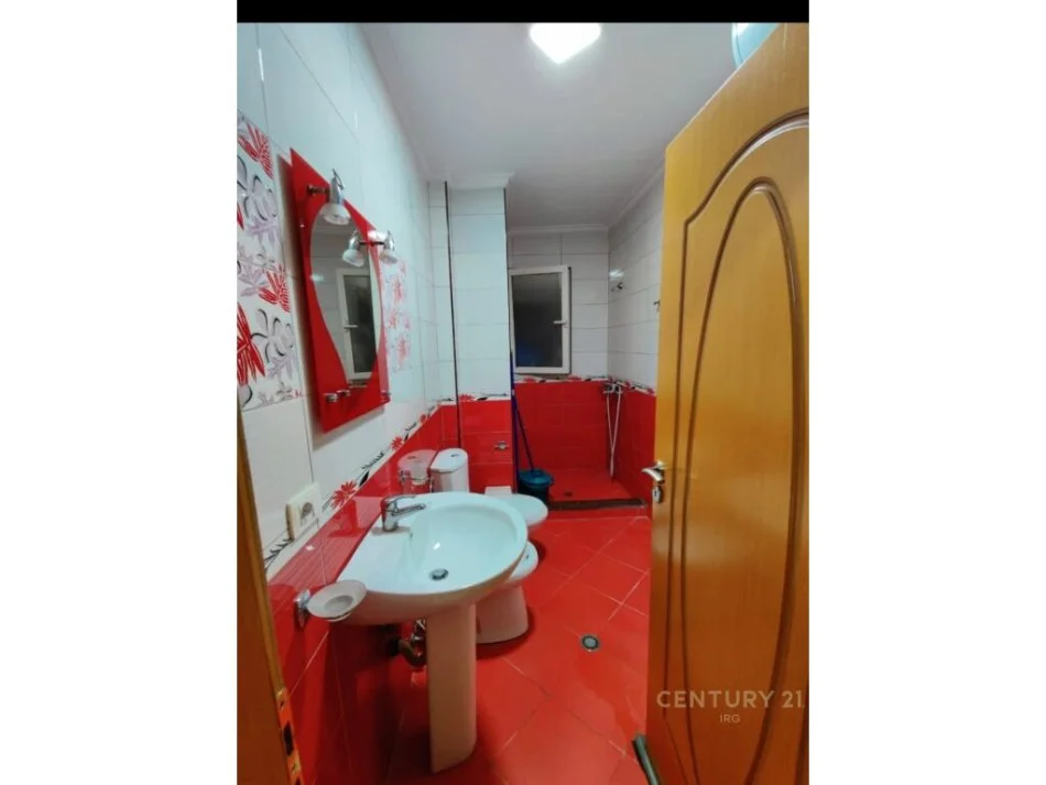 Tirane, shitet apartament 2+1 Kati 2, 59 m² 118.000 € (Rruga Frosina Plaku)