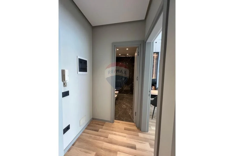 Tirane, jepet me qera apartament 1+1 , 70 m² 1.300 € 