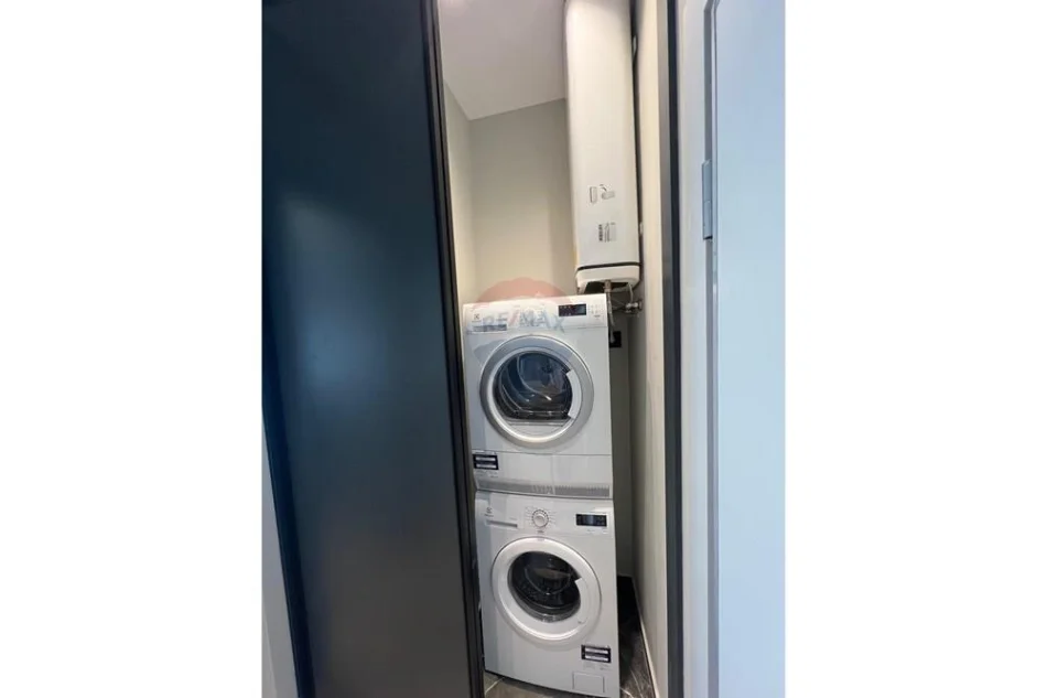 Tirane, jepet me qera apartament 1+1 , 70 m² 1.300 € 