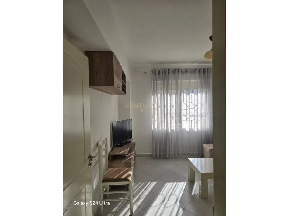 apartament 1+1 durres, pran spitalit cmimi 330 €