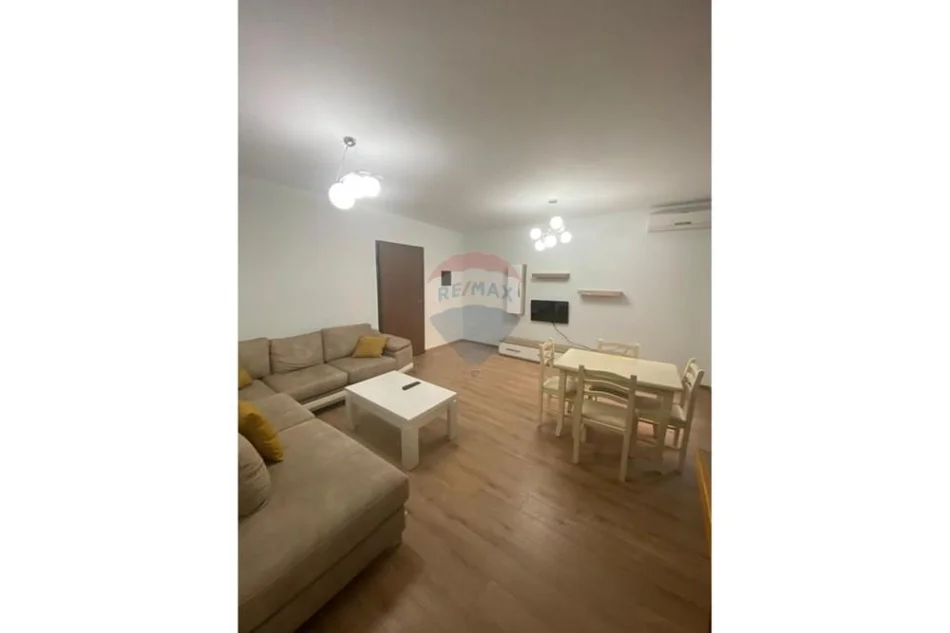 Tirane, shitet apartament 1+1 , 72 m² 130.000 € 