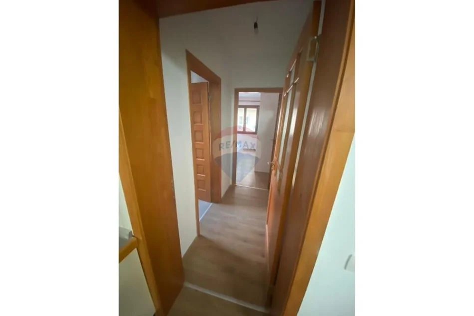 Tirane, shitet apartament 1+1 , 72 m² 130.000 € 