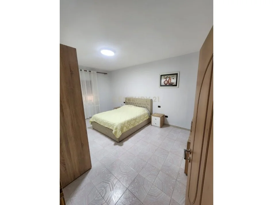 Durres, jap me qera apartament 1+1 Kati 1, 66 m² 420 € 