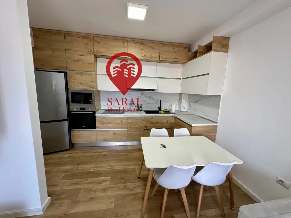 Tirane, jepet me qera apartament 2+1+Aneks+Ballkon Kati 3, 100 m² 700 € (Quatroum Rezidence te Panorama)