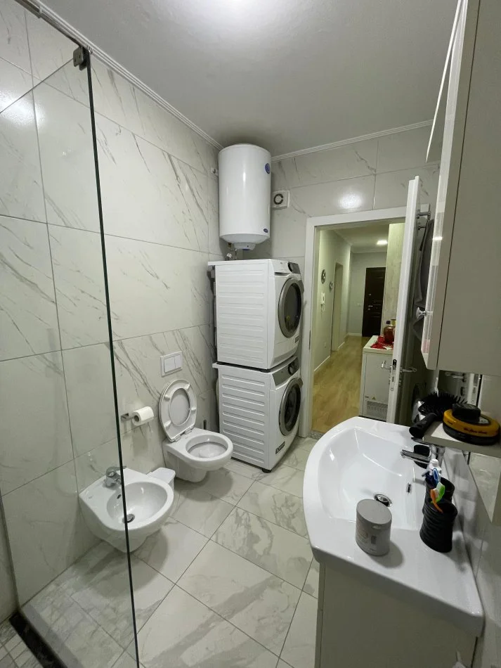 Tirane, shitet apartament 2+1+Ballkon Kati 3, 119 m² 200.000 € (5 maj)
