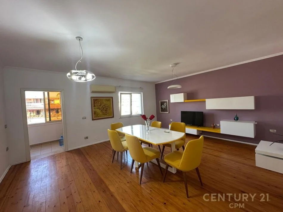 Tirane, jepet me qera apartament 2+1 Kati 5, 1.000 m² 700 € 